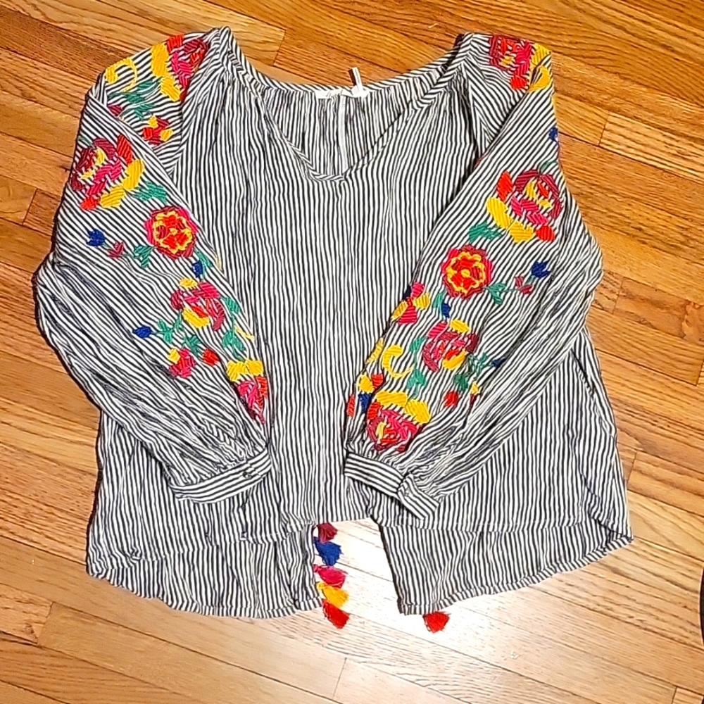 Floreat colorful embroidered top